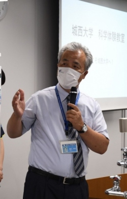 夏目学部長による挨拶