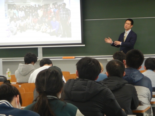 伊藤氏